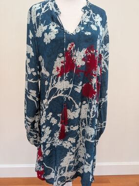 HEMANT & NANDITA Teal Tunic with White and Red Floral Accents